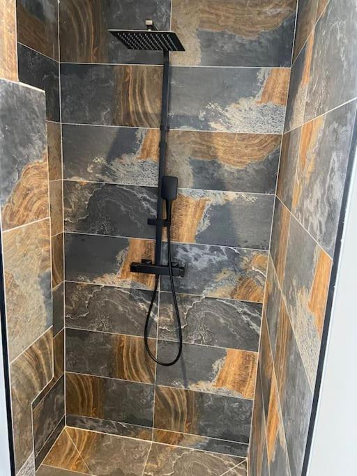 Maison Avec Jacuzzi Orange  Zewnętrze zdjęcie
