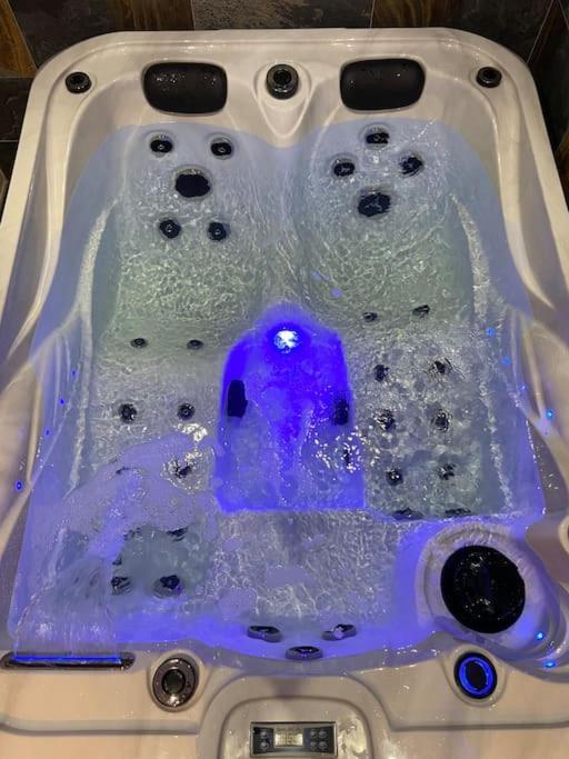 Maison Avec Jacuzzi Orange  Zewnętrze zdjęcie